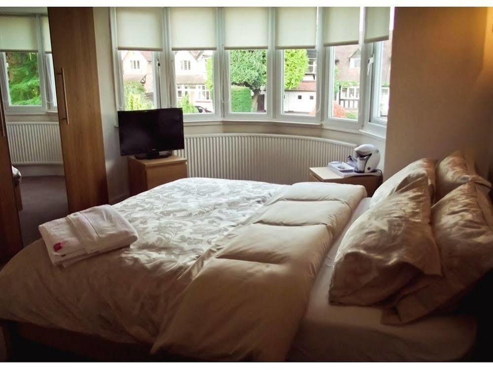 Broad Oaks B&B Solihull Extérieur photo